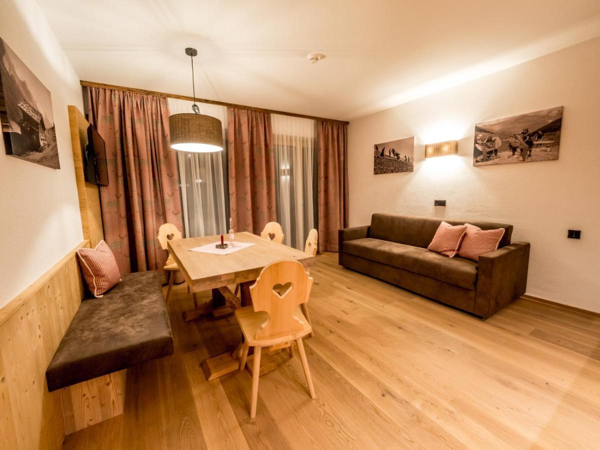 Almhittn - Luxus Appartements Финкенберг Экстерьер фото