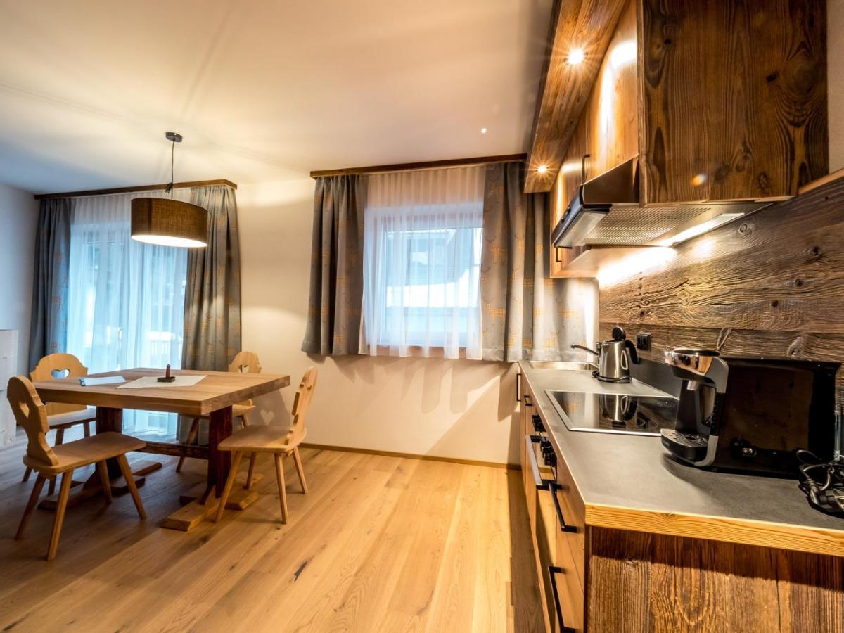 Almhittn - Luxus Appartements Финкенберг Экстерьер фото