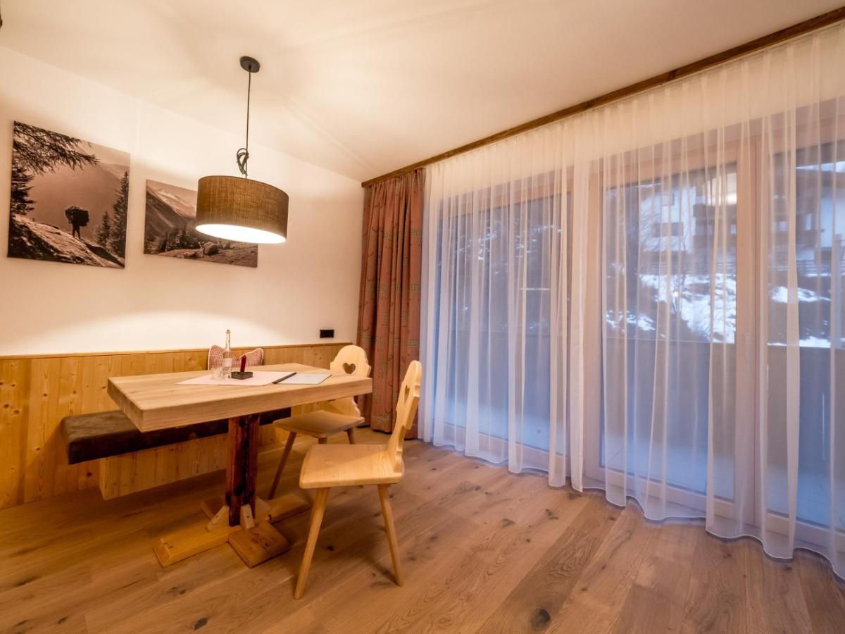 Almhittn - Luxus Appartements Финкенберг Экстерьер фото