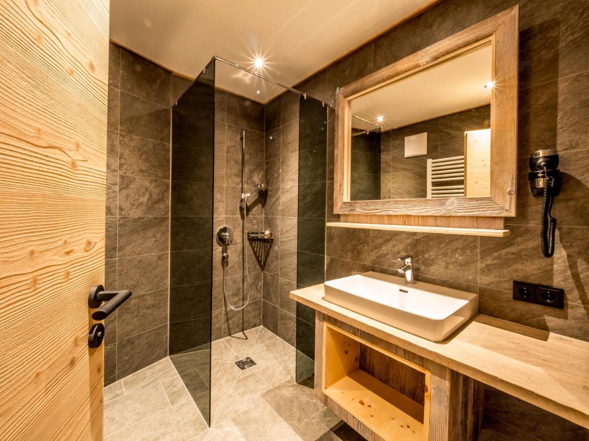 Almhittn - Luxus Appartements Финкенберг Экстерьер фото